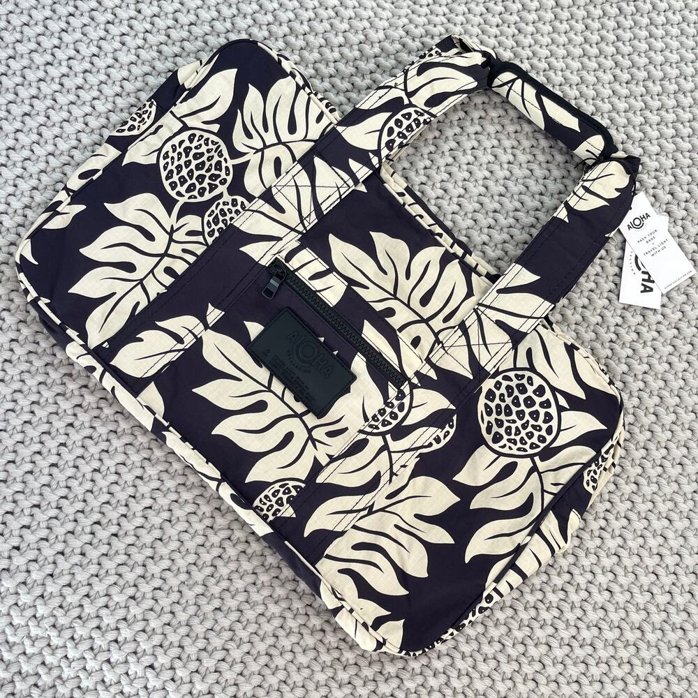 Aloha Collection• KEEP IT LIGHT WEEKENDER Holomua Sand/ Black